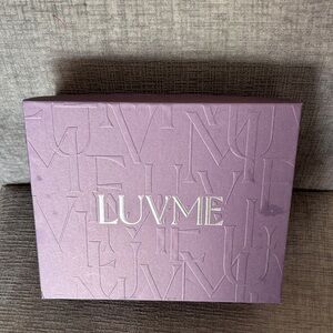 LUVME 18” dark brown wig with original box and accessories